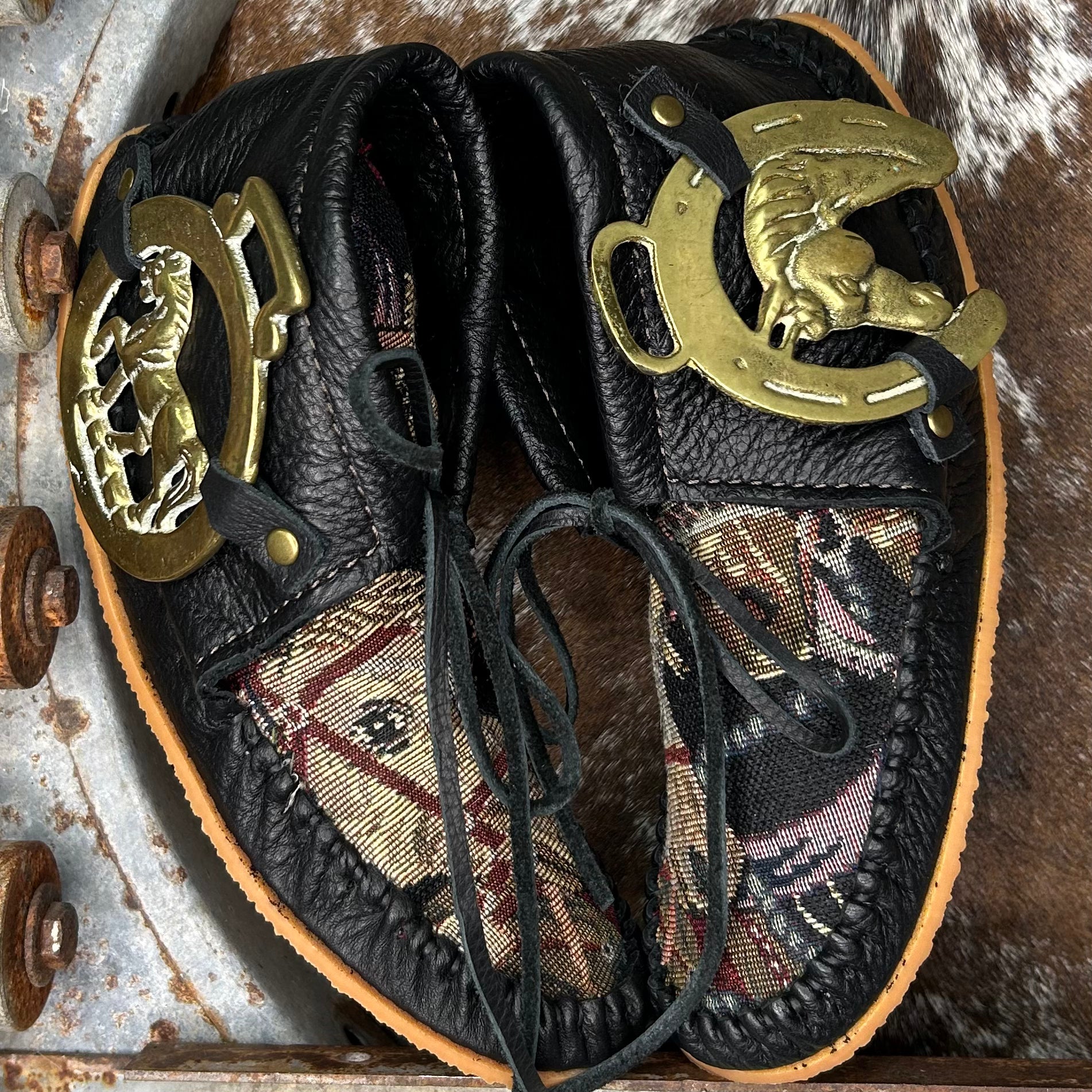 Medallion Tallback (Size 8)
