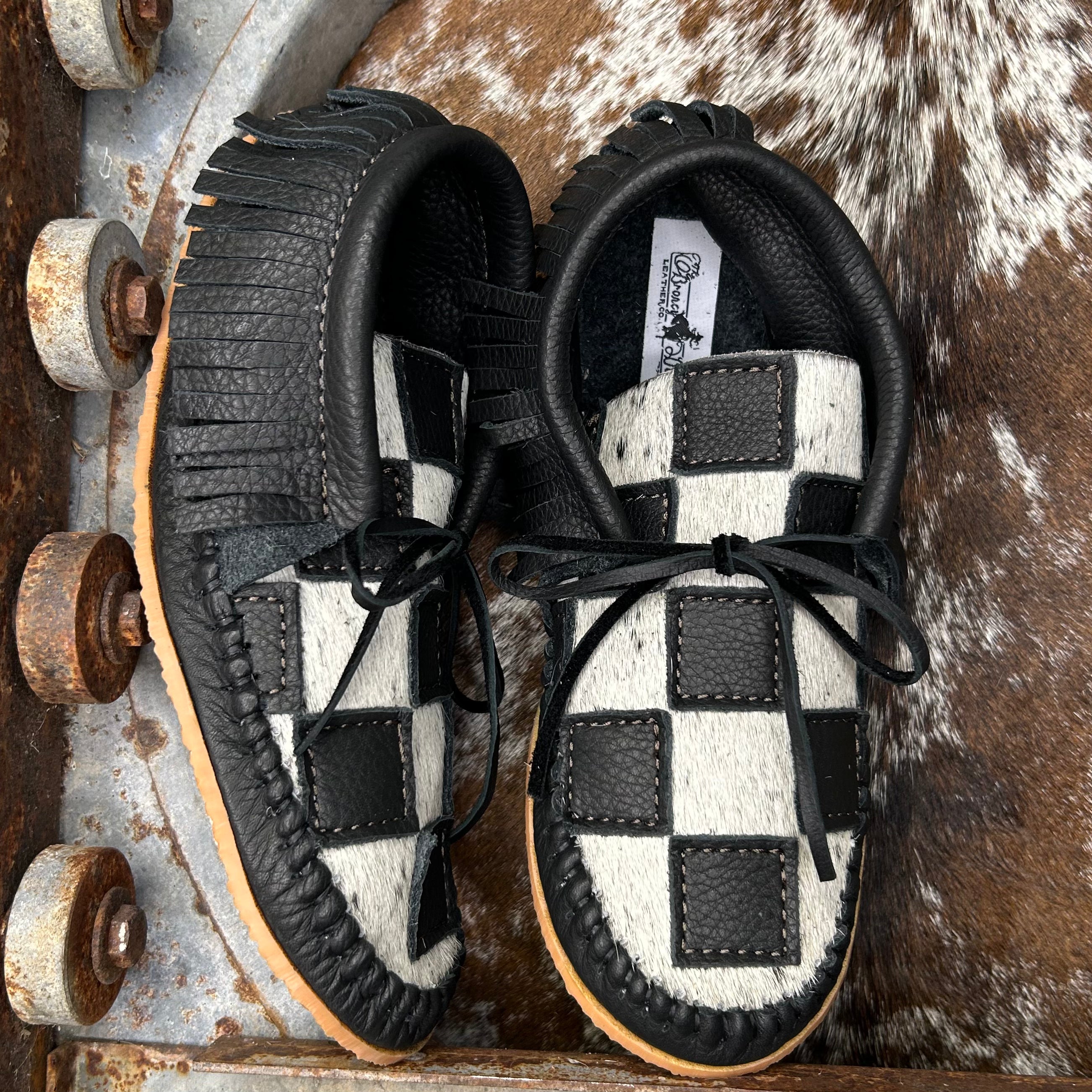 Checker Shortie (size 7)