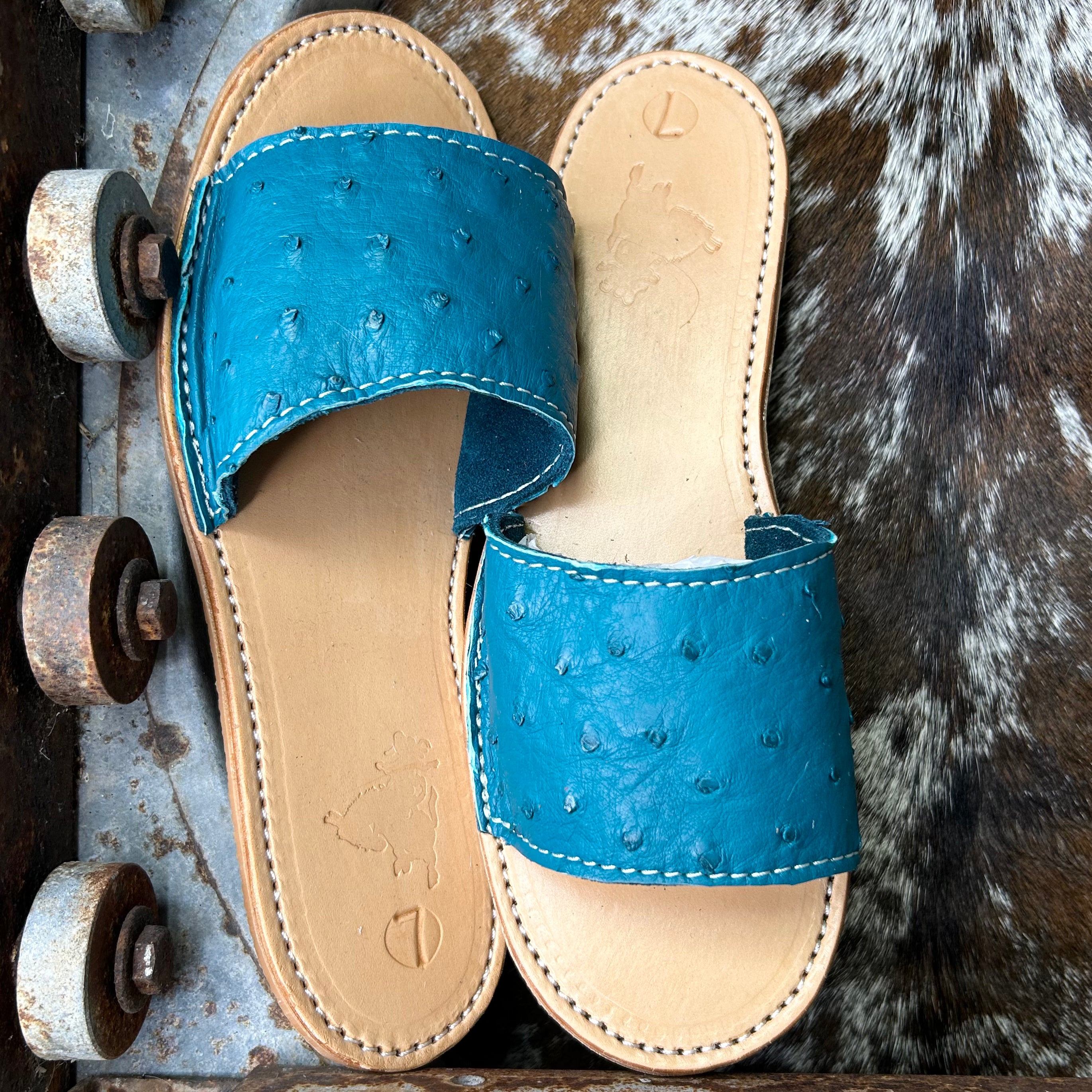 Ostrich Slides (Size 7)
