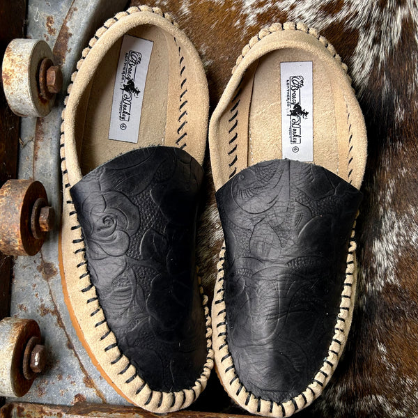 Embossed Mule (Size 8)
