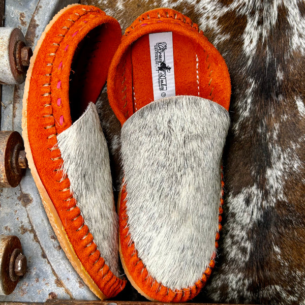 Buckstitch Mules (Size 7)