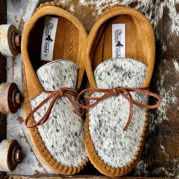 Cowhide Muleys (Size 7)
