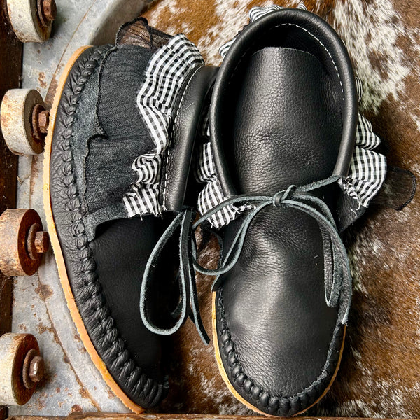 Ruffle Classics (Size 9)