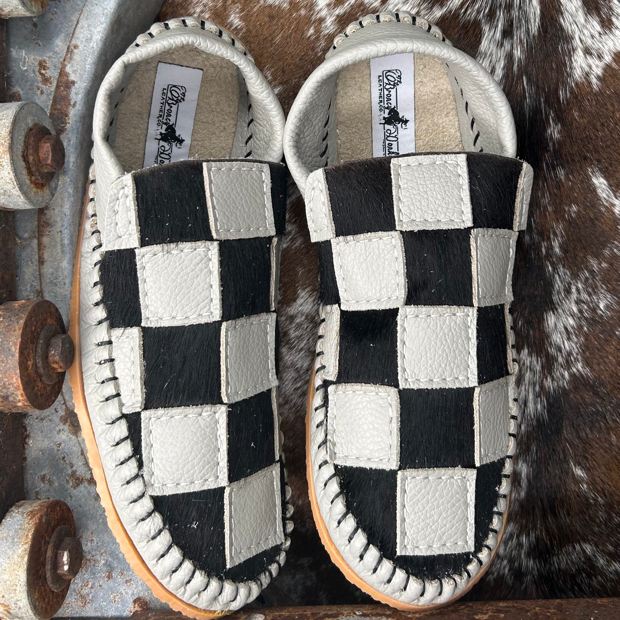 Checker Dayworker (size 7)