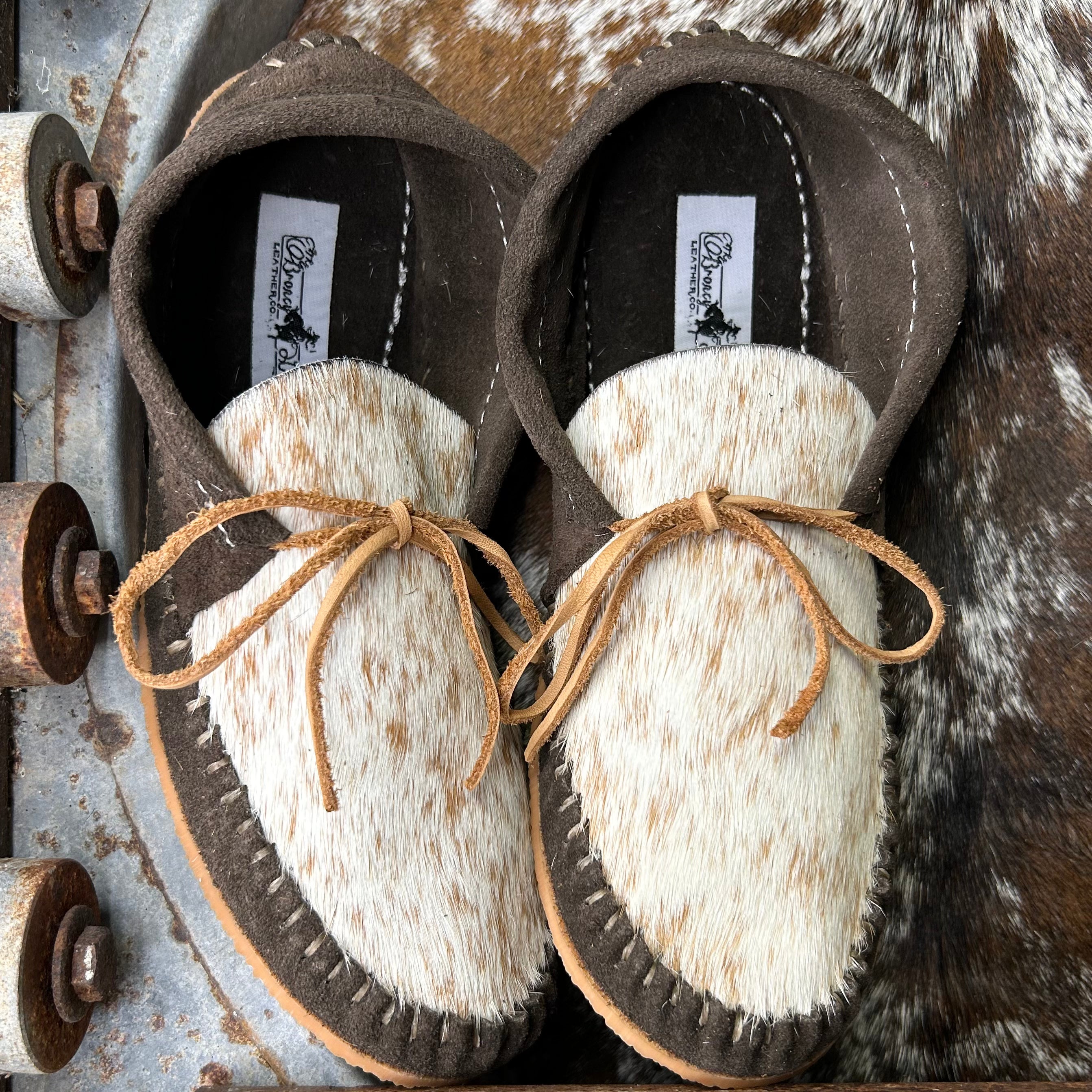 Cowhide Muleys (Size 6)