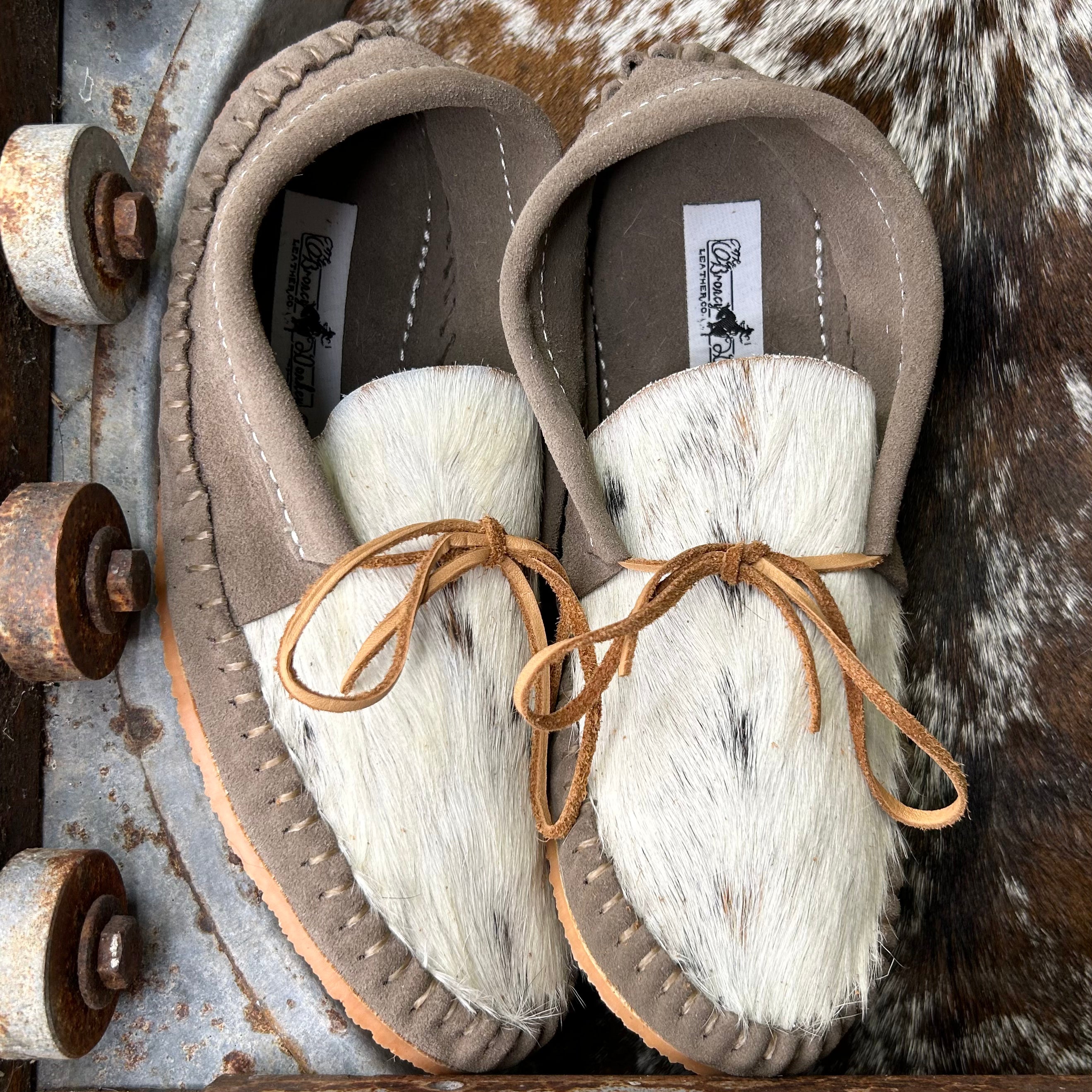 Cowhide Muleys (Size 7)