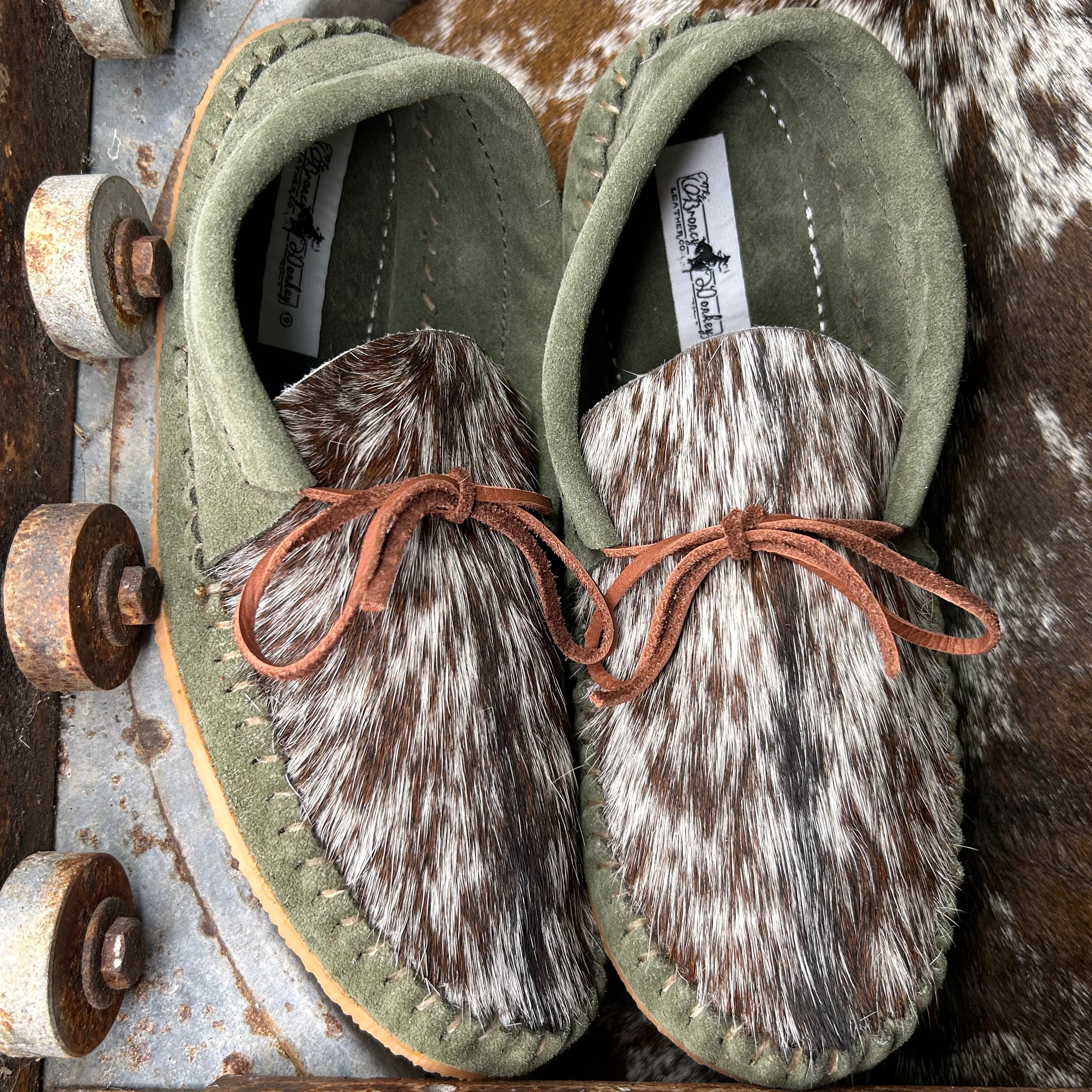 Cowhide Muleys (Size 9)